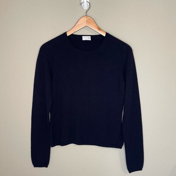 TSE Classic Superfine Cashmere Crewneck in Navy Small - Picture 5 of 9